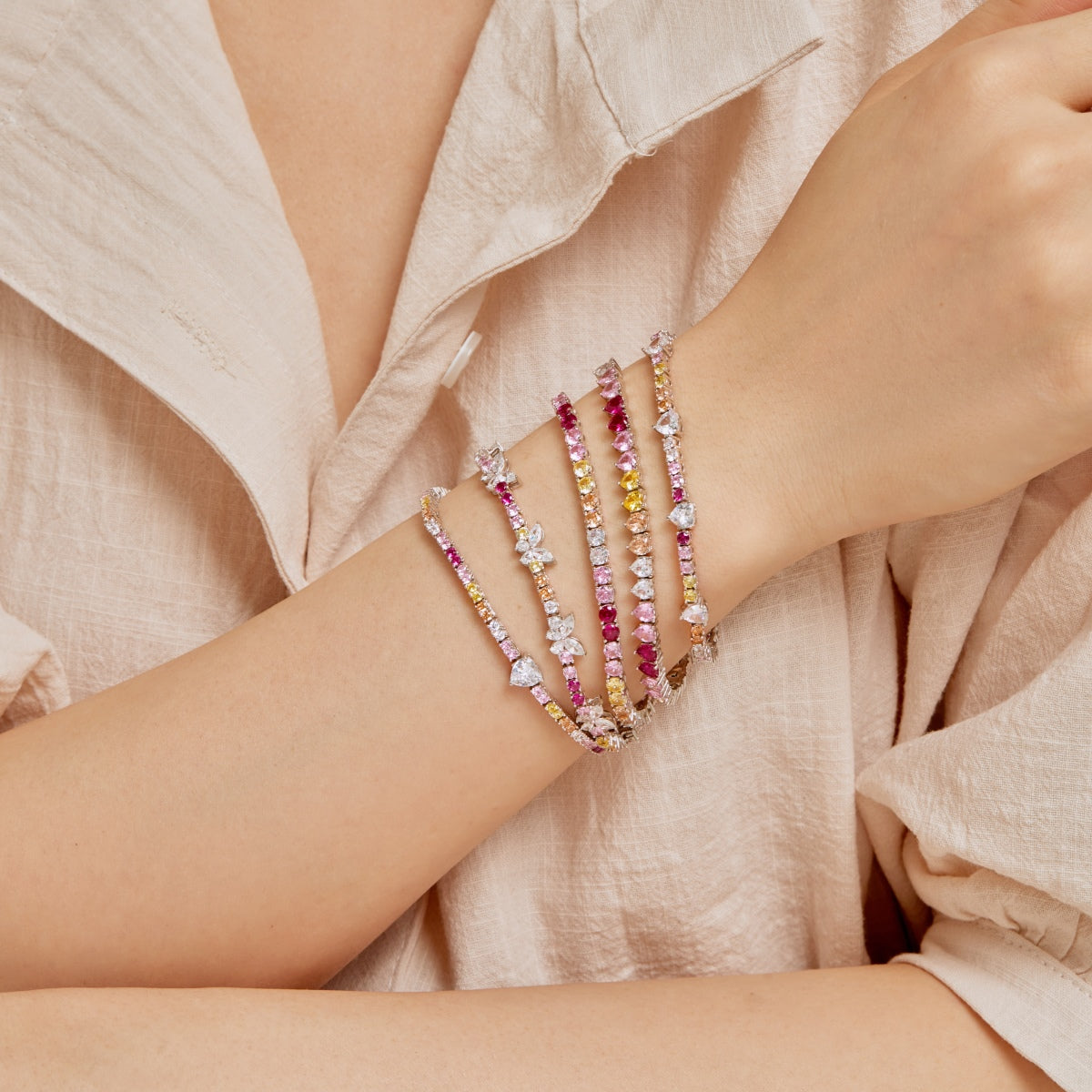 [Lora-Jewelry]ロマンティックハートシェイプラウンドカットラバーブレスレット