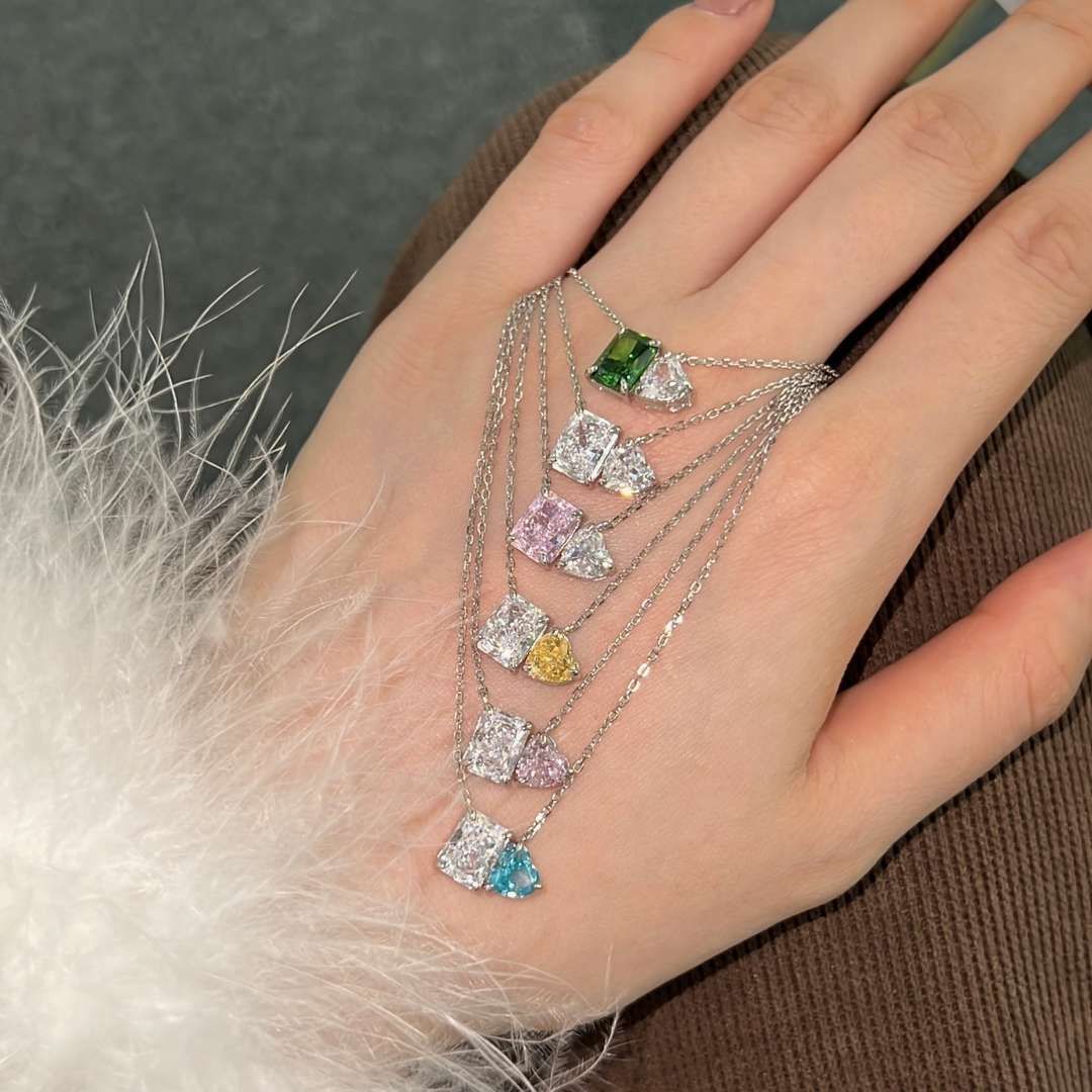 [Lora-Jewelry] Collier éblouissant en forme de carré et de cœur