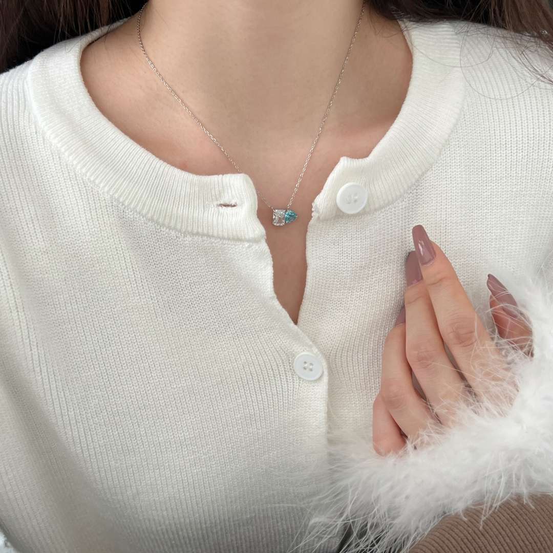 [Lora-Jewelry] Collier éblouissant en forme de carré et de cœur