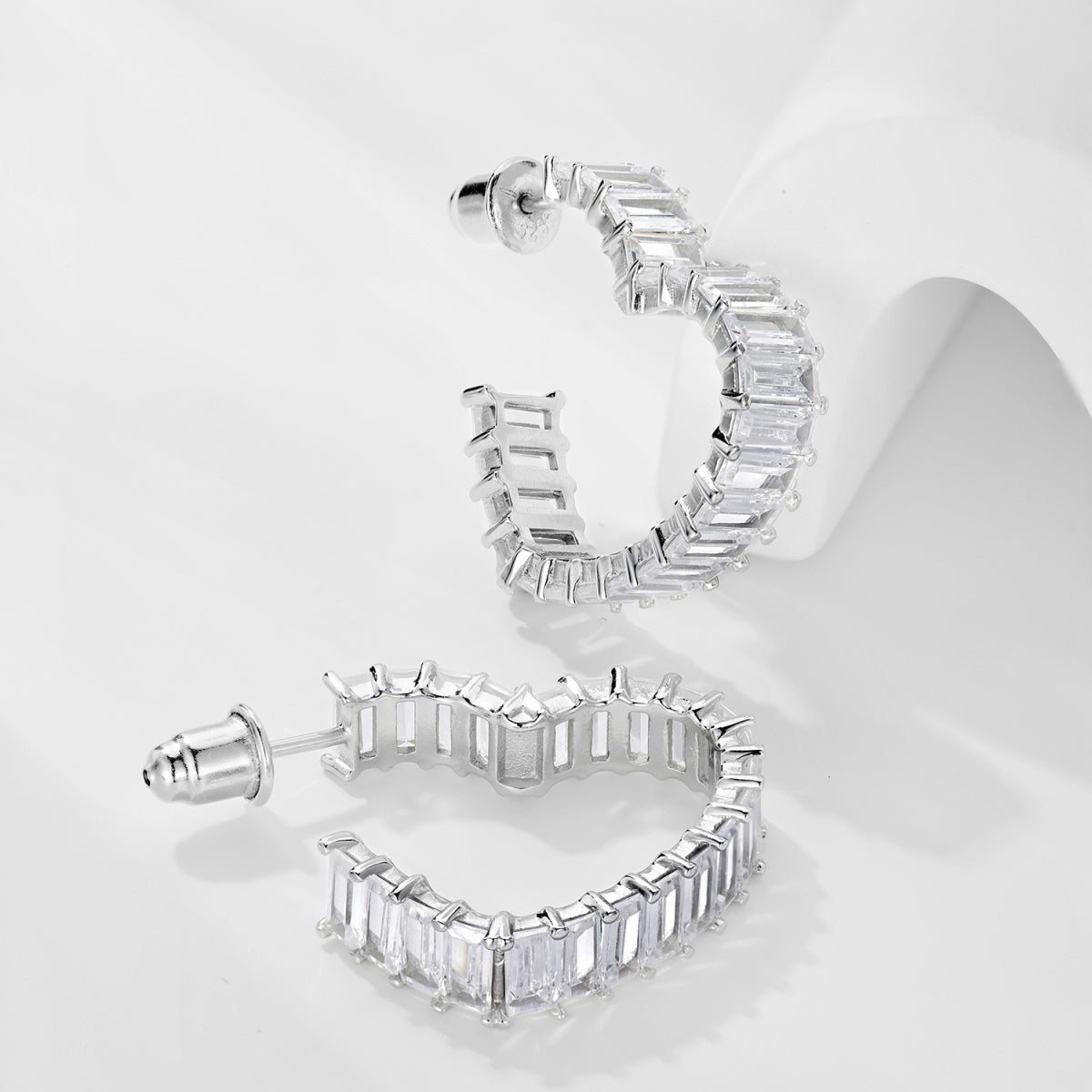 [Lora-Jewelry] Boucles d'oreilles découpées en forme de cœur rayonnant