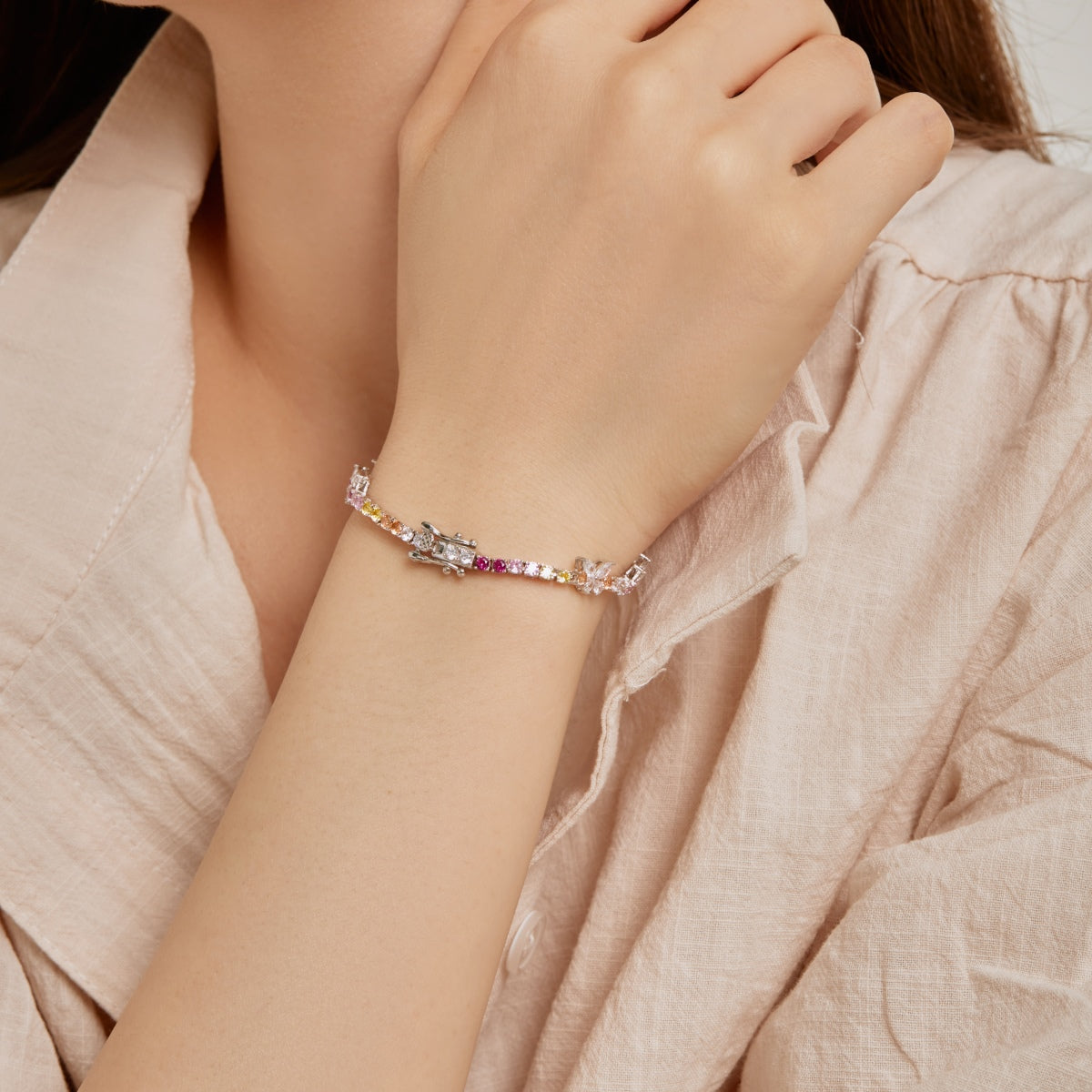 [Lora-Jewelry] Bracelet rond en forme de papillon coloré et orné