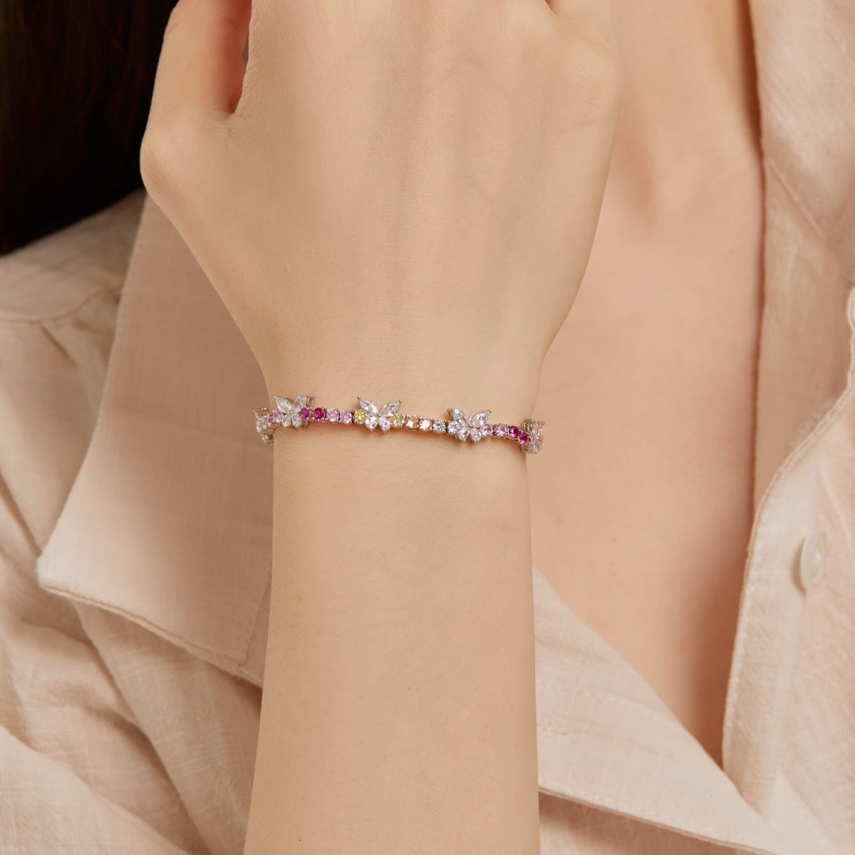 [Lora-Jewelry] Bracelet rond en forme de papillon coloré et orné