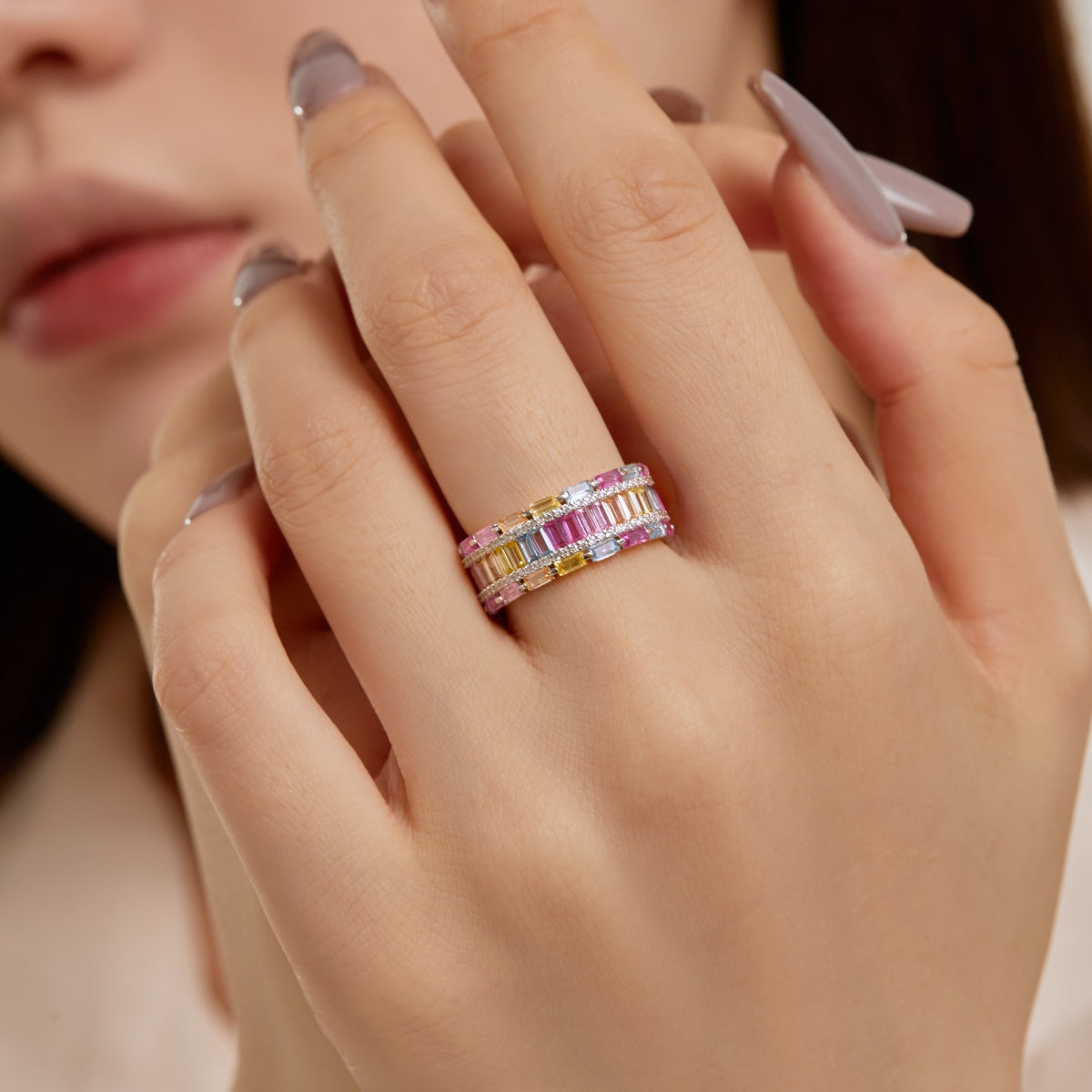 [Lora-Jewelry] Bague de fête éblouissante et colorée avec coupe radiante