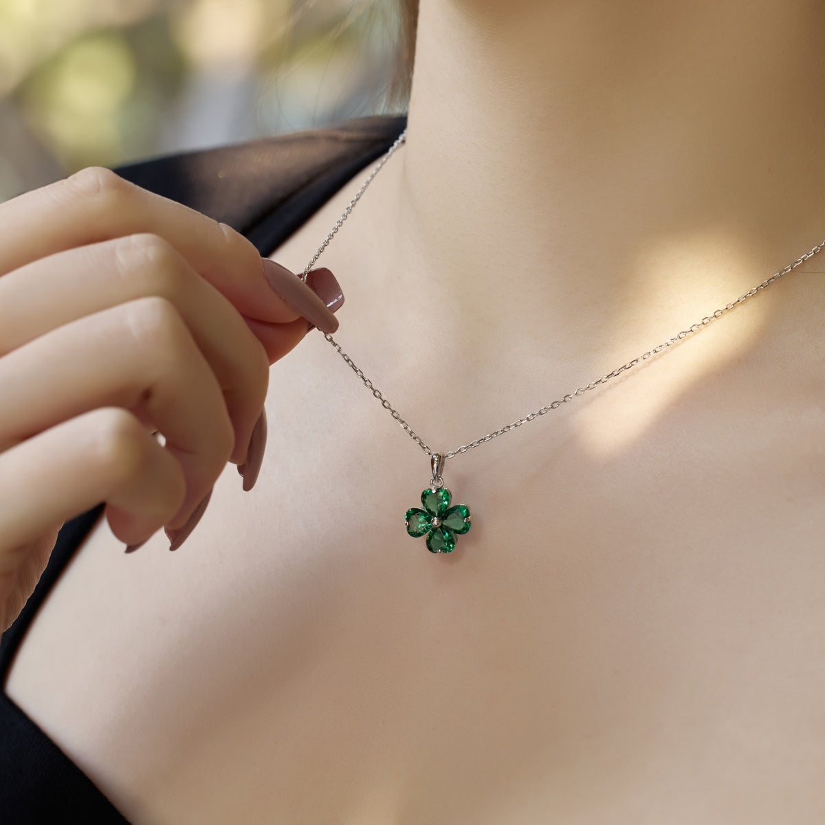 [Lora-Jewelry] Collier de perles en forme de trèfle à quatre feuilles en forme de cœur