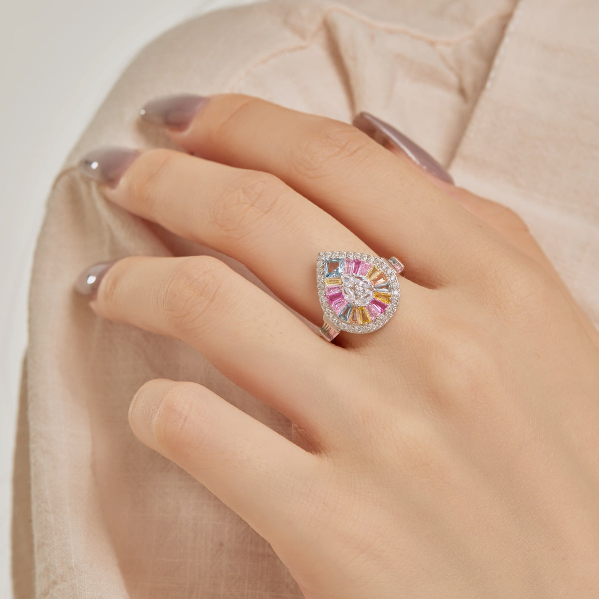 [Lora-Jewelry] Bague de banquet élégante et colorée en forme de goutte d'eau