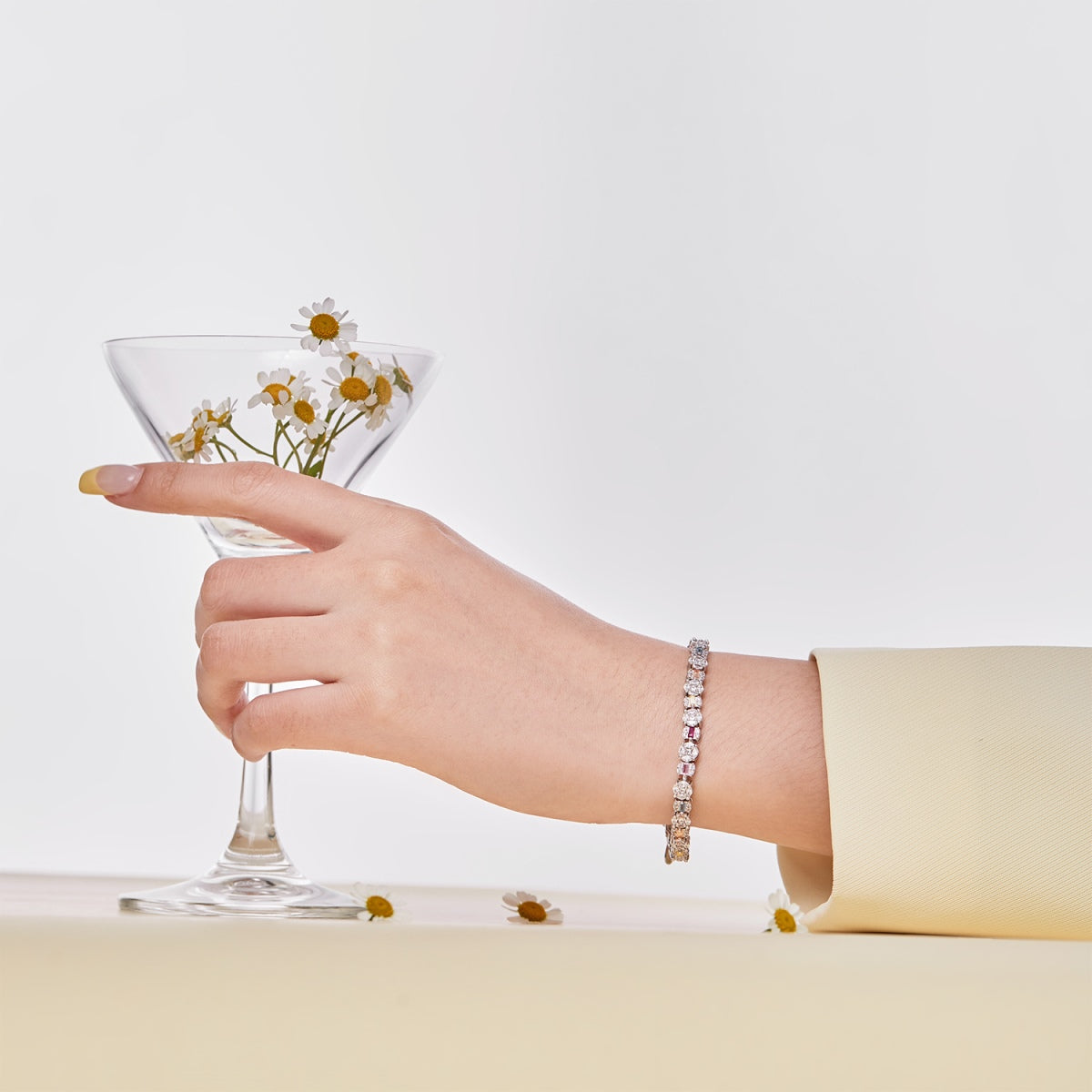 [Lora-Jewelry] Bracelet quotidien multi-tailles éblouissant et radieux