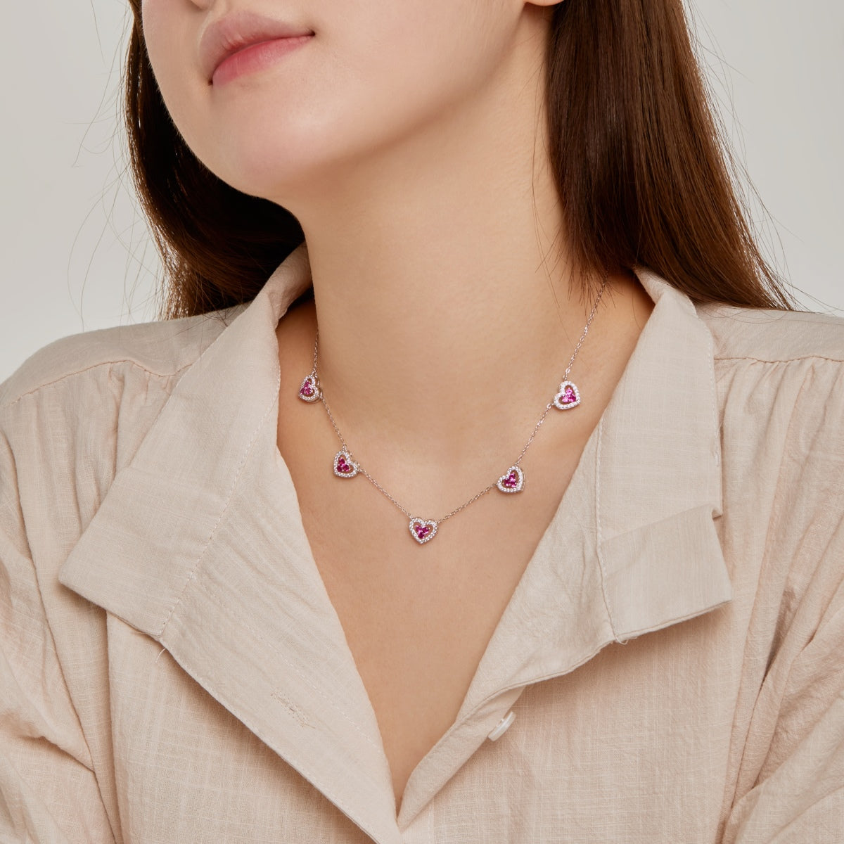 [Lora-Jewelry] Collier scintillant à cinq cœurs