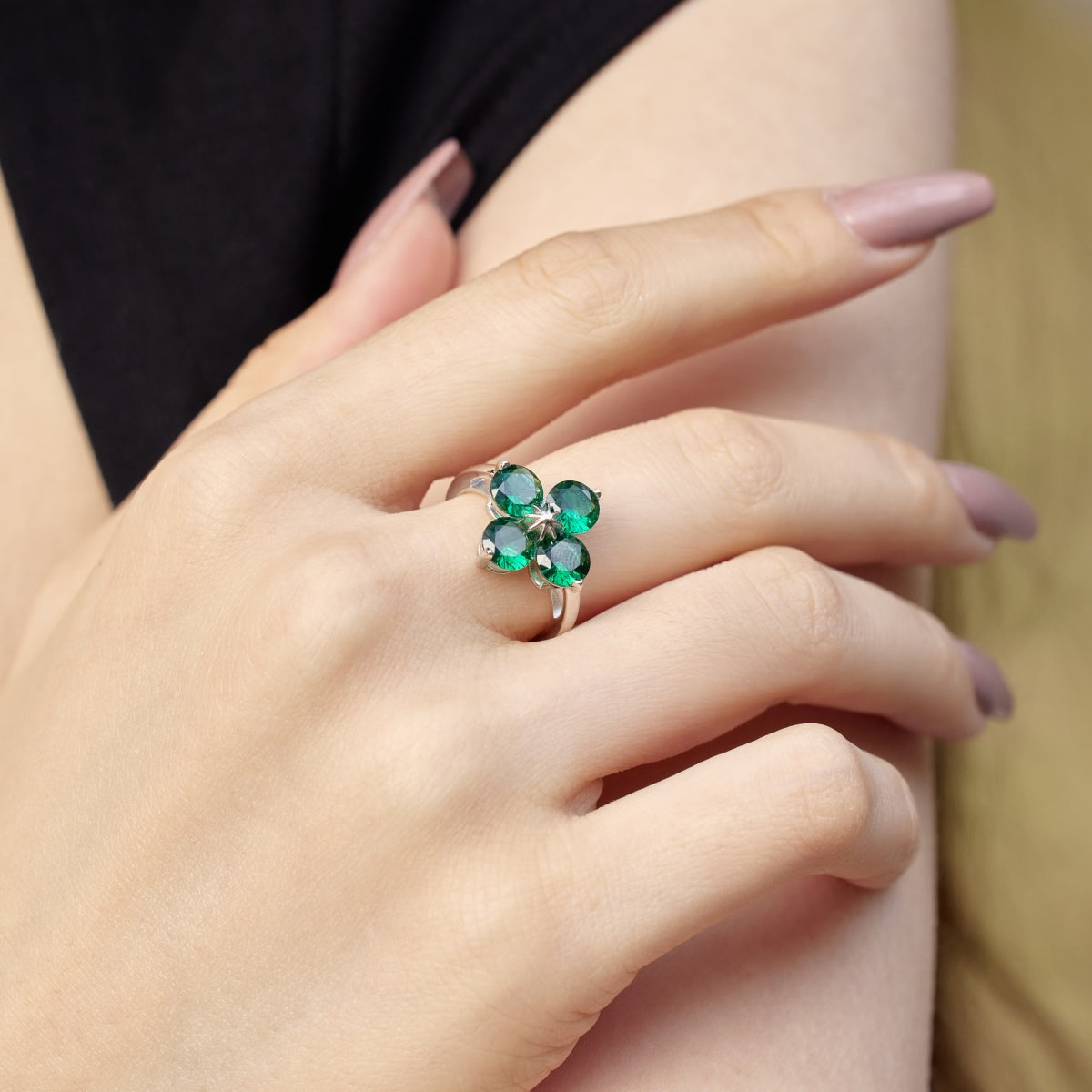 [Lora-Jewelry] Bague trèfle à quatre feuilles et étoile à huit branches