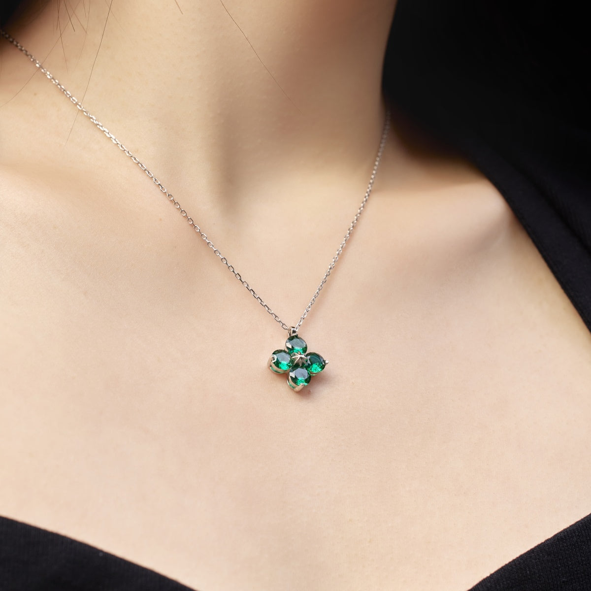 [Lora-Jewelry]四つ葉のクローバーと八芒星のネックレス