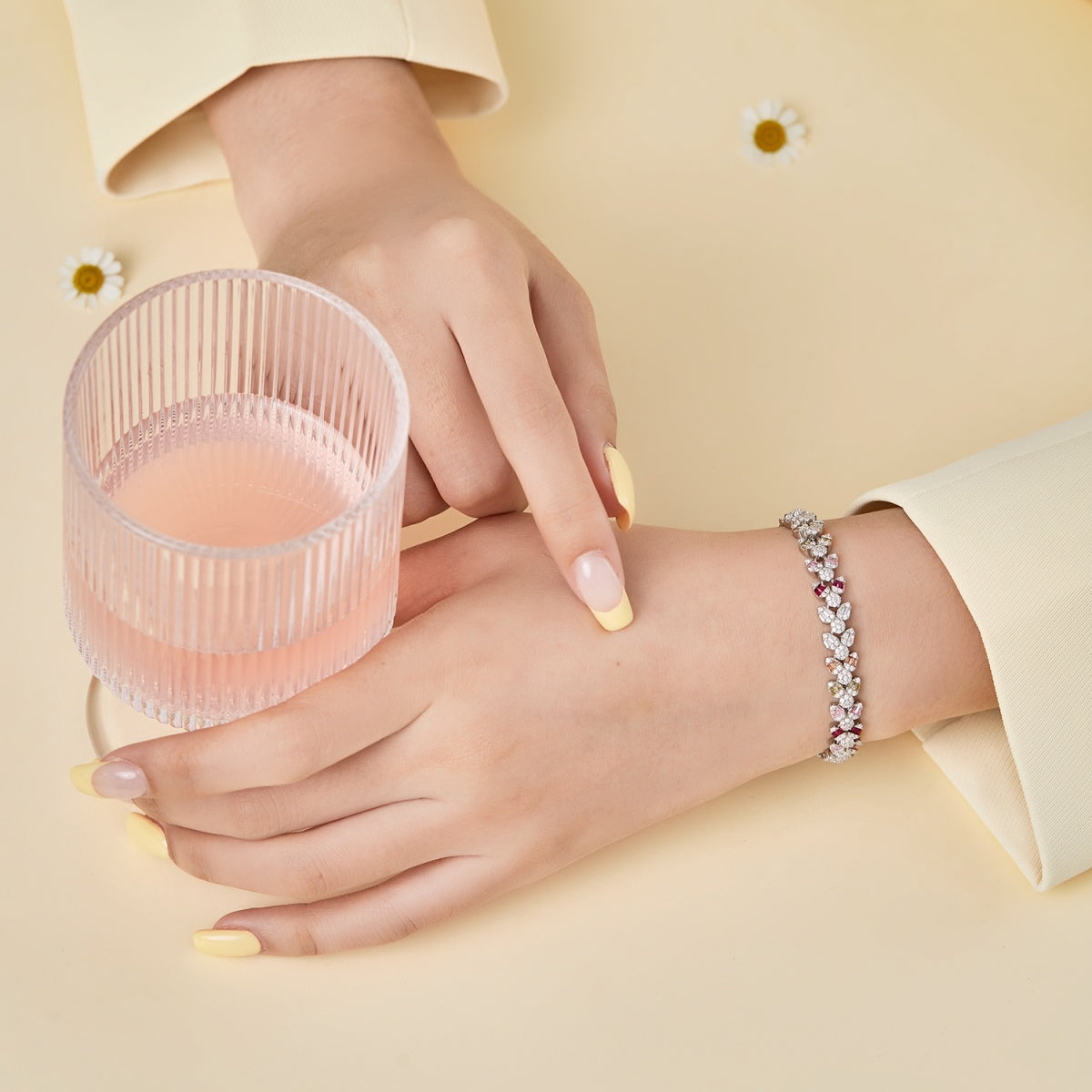 [Lora-Jewelry] Bracelet délicat et exquis en forme de fleur