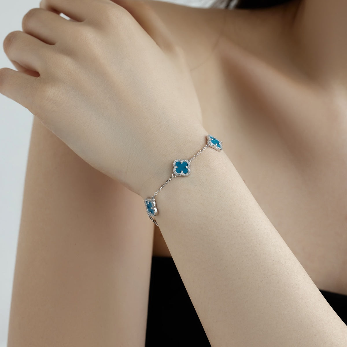 [Lora-Jewelry] Bracelet exquis en trèfle à quatre feuilles