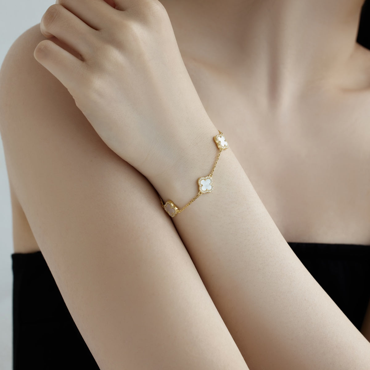 [Lora-Jewelry] Bracelet exquis en trèfle à quatre feuilles
