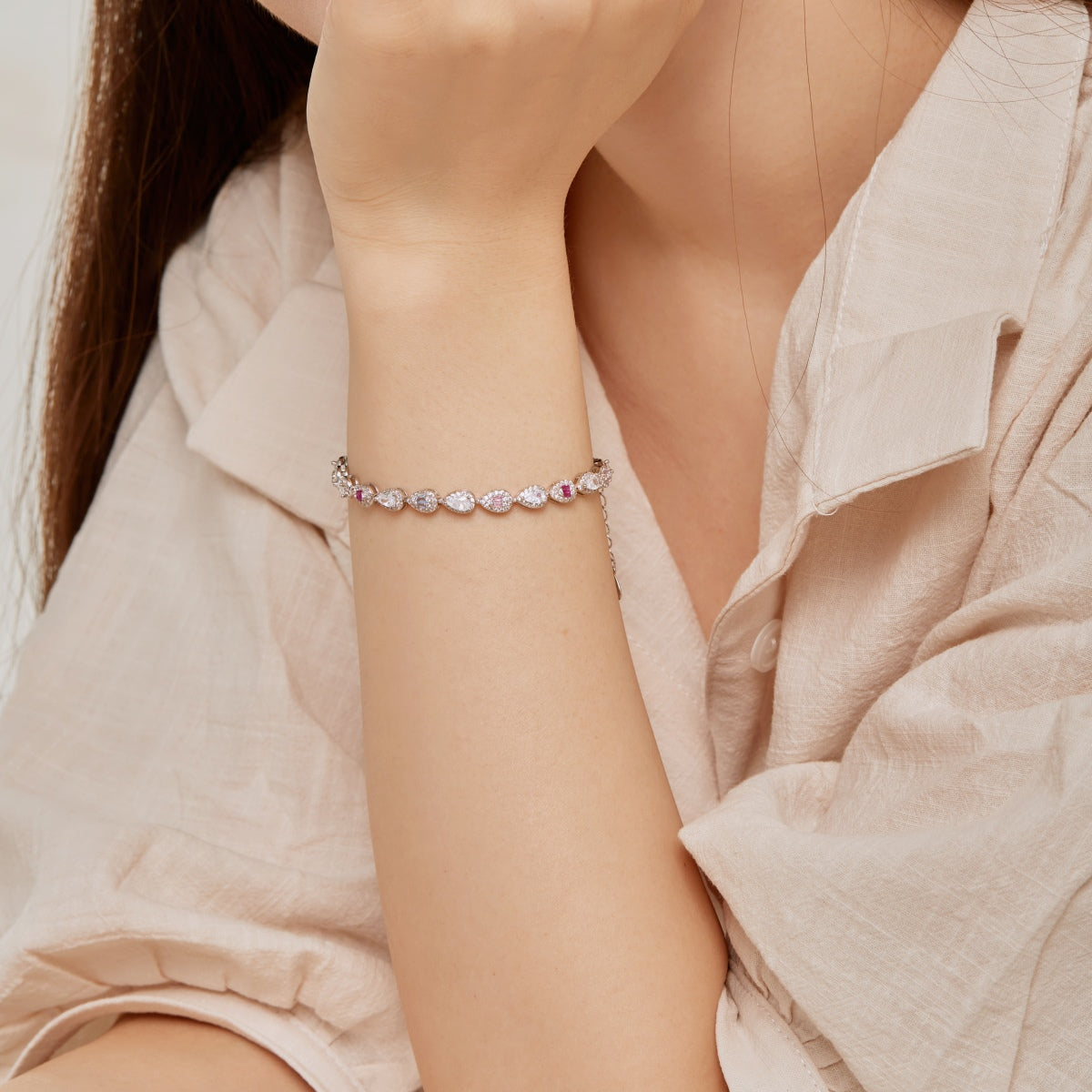 [Lora-Jewelry] Bracelet quotidien en forme de goutte d'eau radieuse de 0,25 carat
