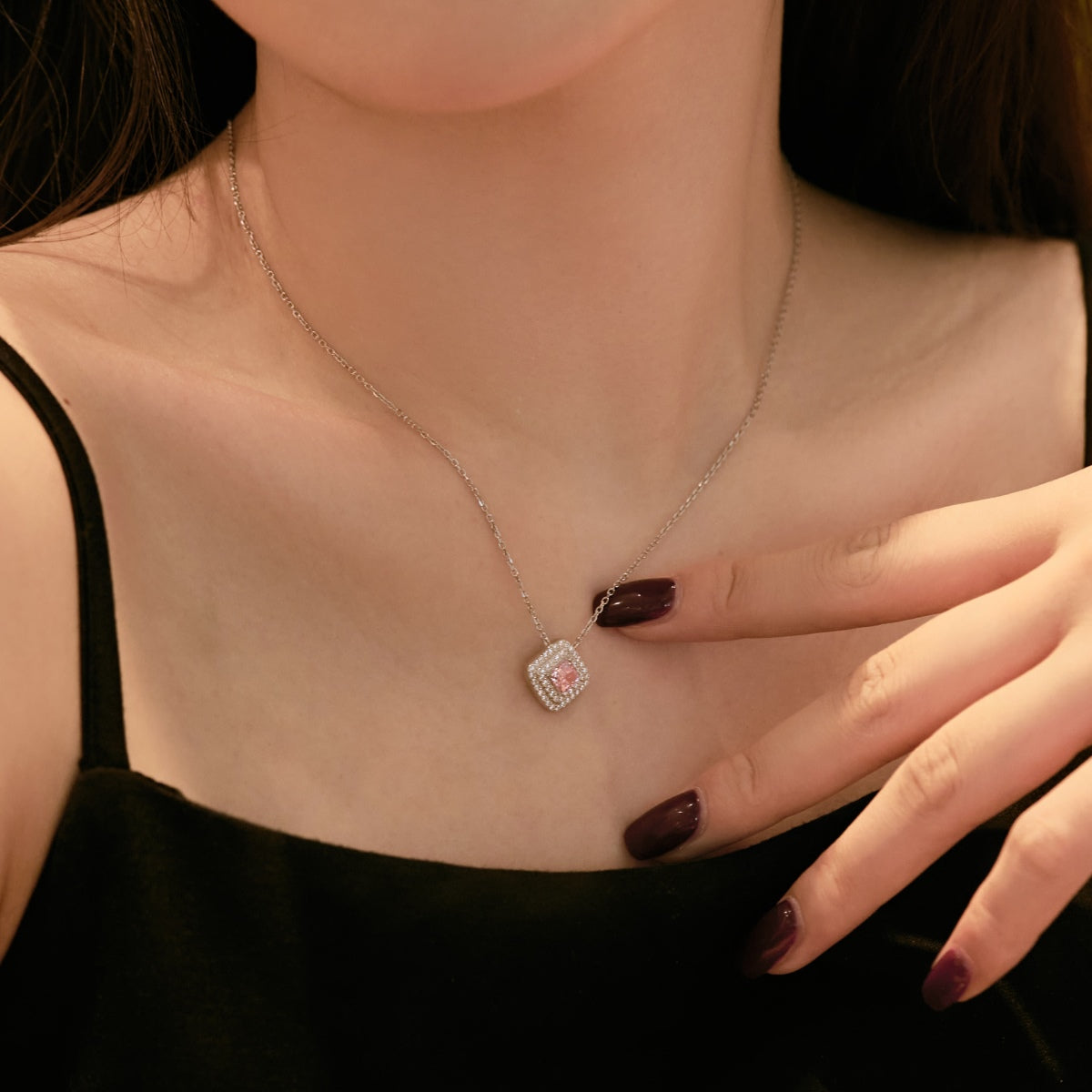 [Lora-Jewelry] Collier scintillant en taille Asscher