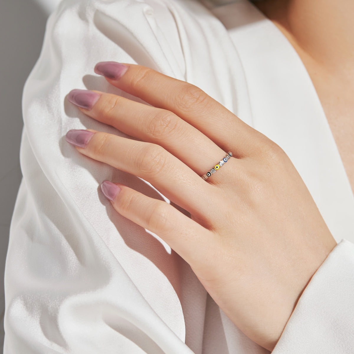 [Lora-Jewelry] Bague ronde scintillante et vibrante pour un usage quotidien