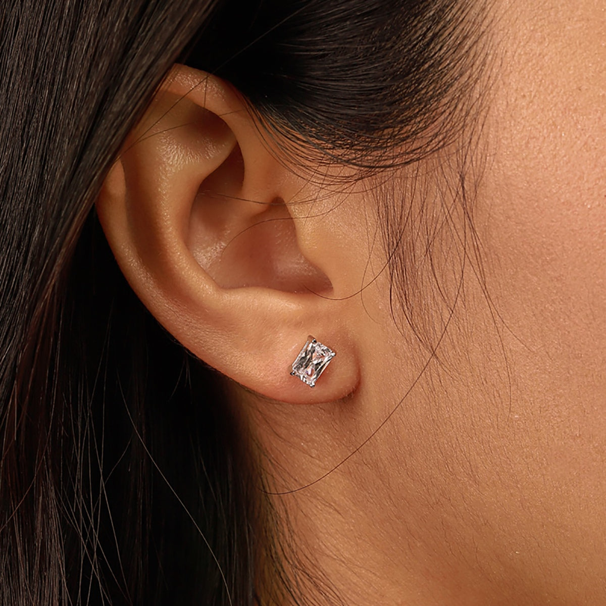 [Lora-Jewelry] Boucles d'oreilles à tige rectangulaires brillantes et élégantes avec pierre centrale