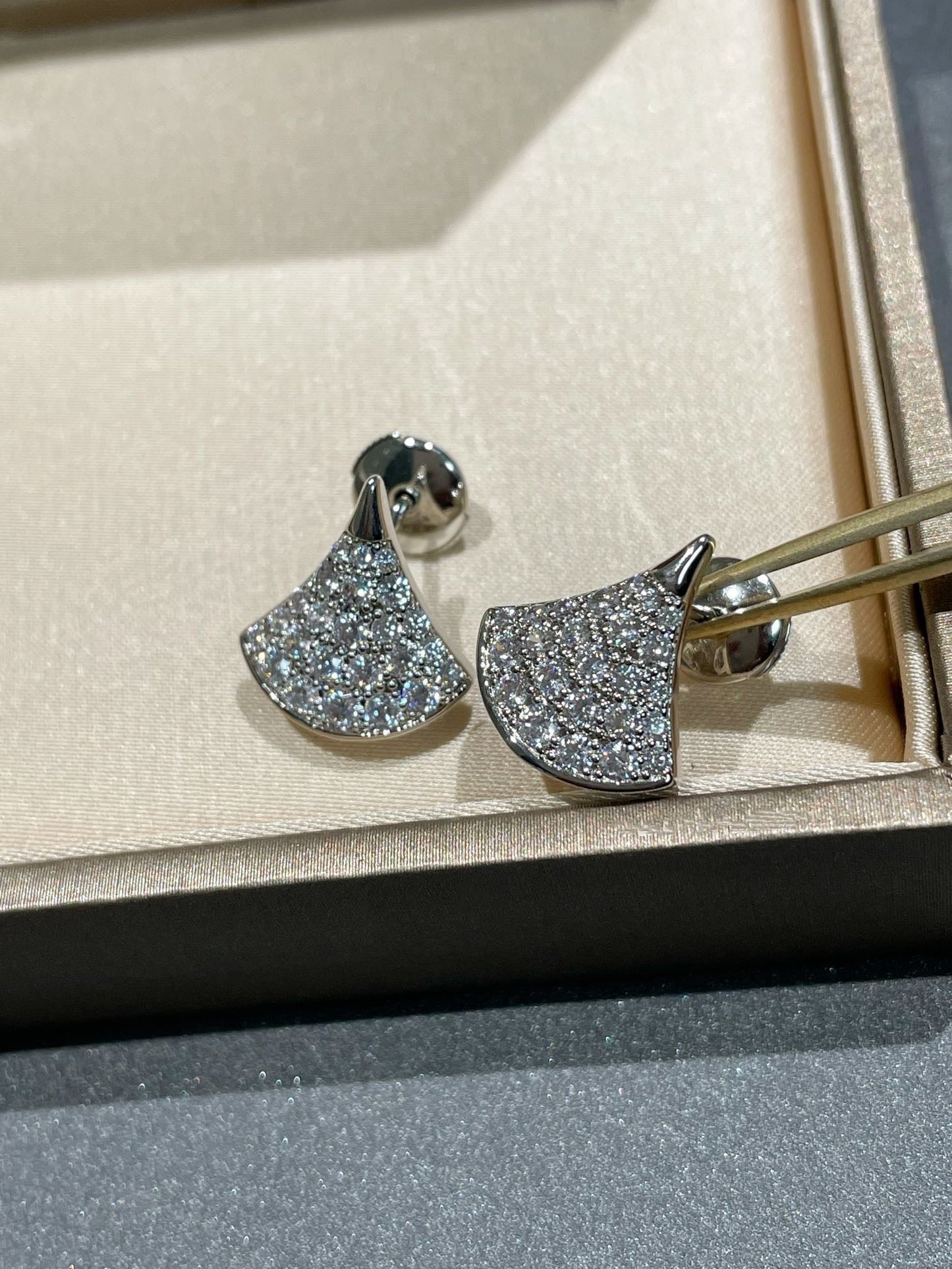 [ローラジュエリー]ドリームスタッドピアス ダイヤモンド