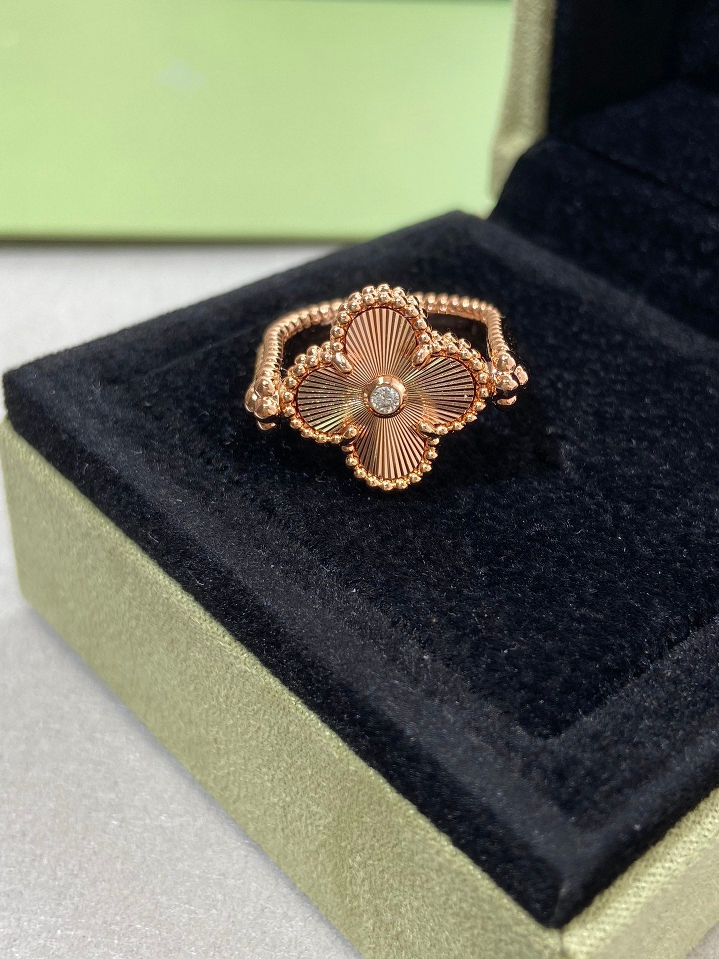 [Lora-Jewelry]CLOVER RIVERSIBLE PINK GOLD RING