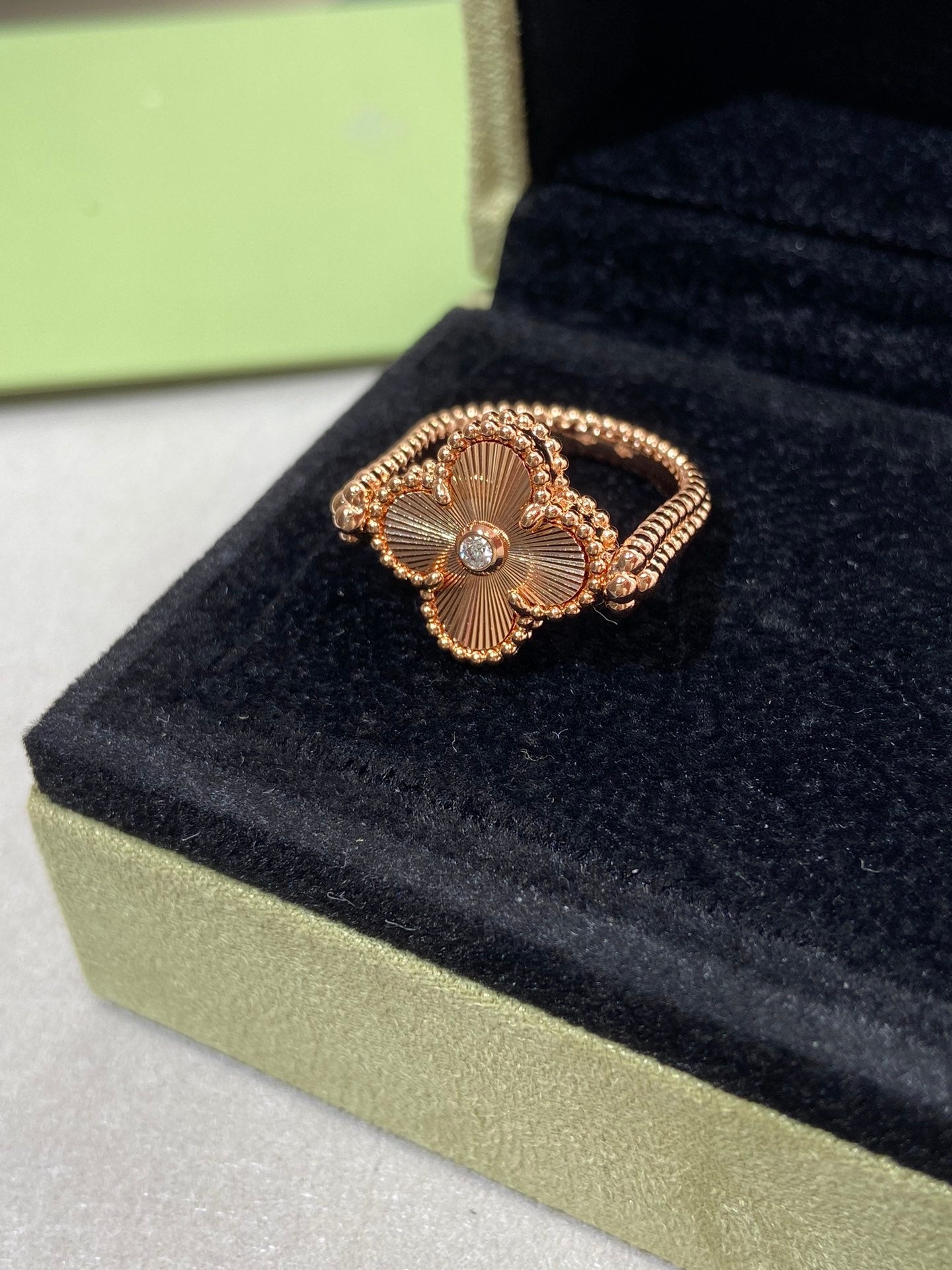 [Lora-Jewelry]CLOVER RIVERSIBLE PINK GOLD RING