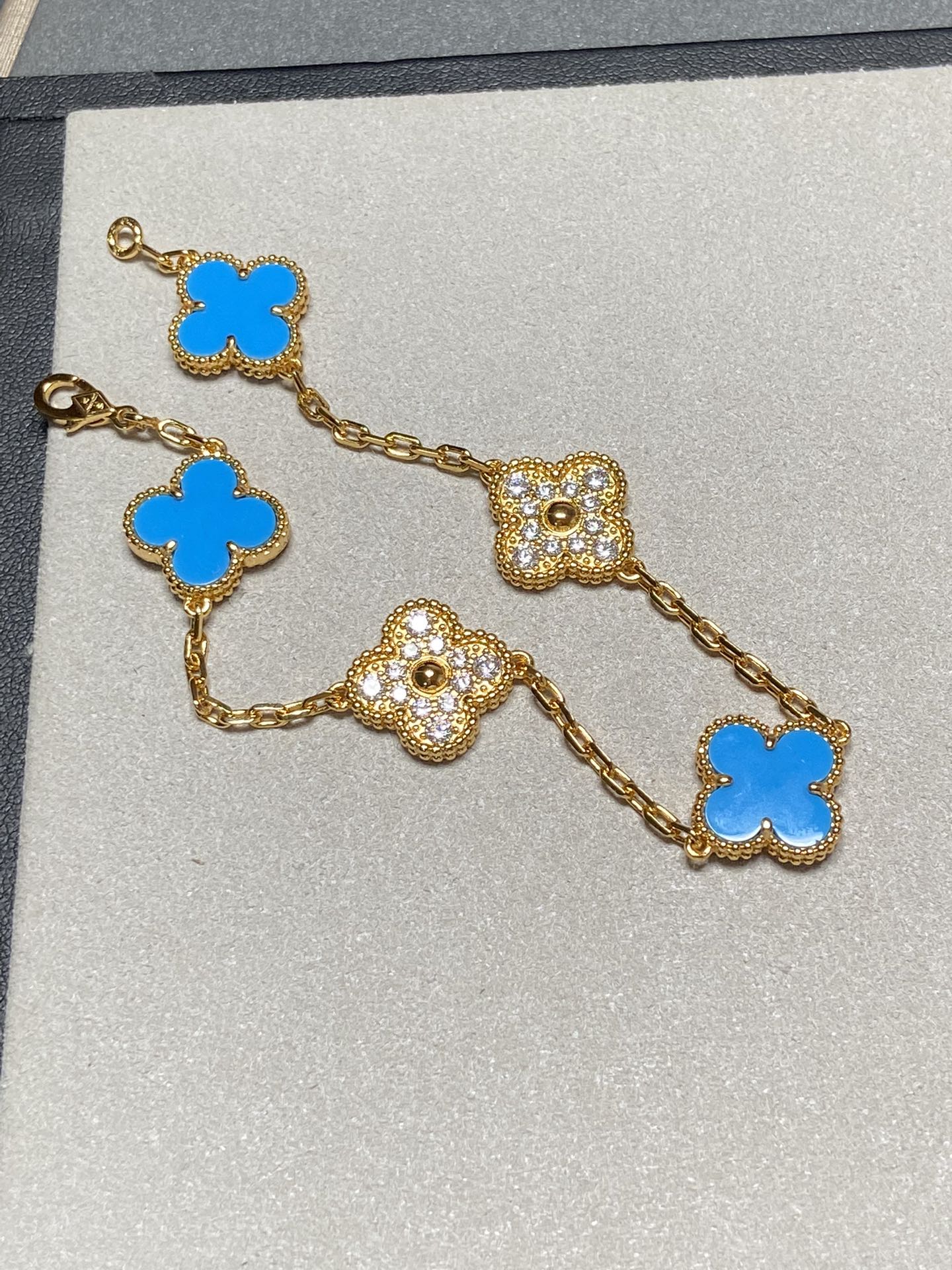 [Lora-Jewelry]CLOVER 5 MOTIF BLUE CHALCEDONY DIAMOND GOLD BRACELET