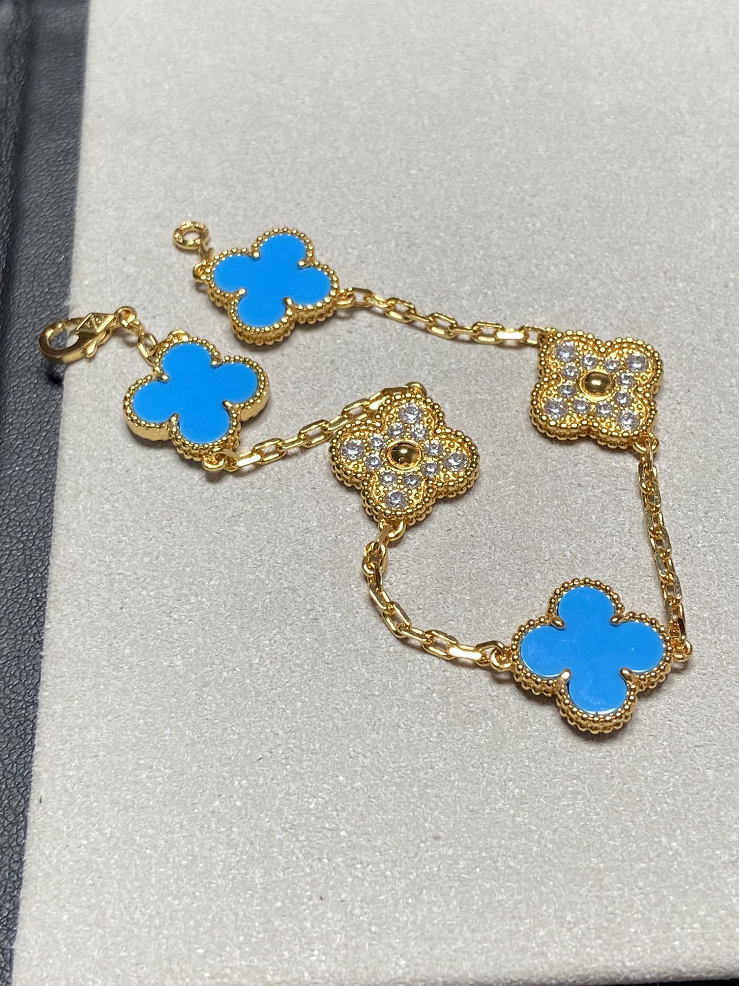[Lora-Jewelry]CLOVER 5 MOTIF BLUE CHALCEDONY DIAMOND GOLD BRACELET