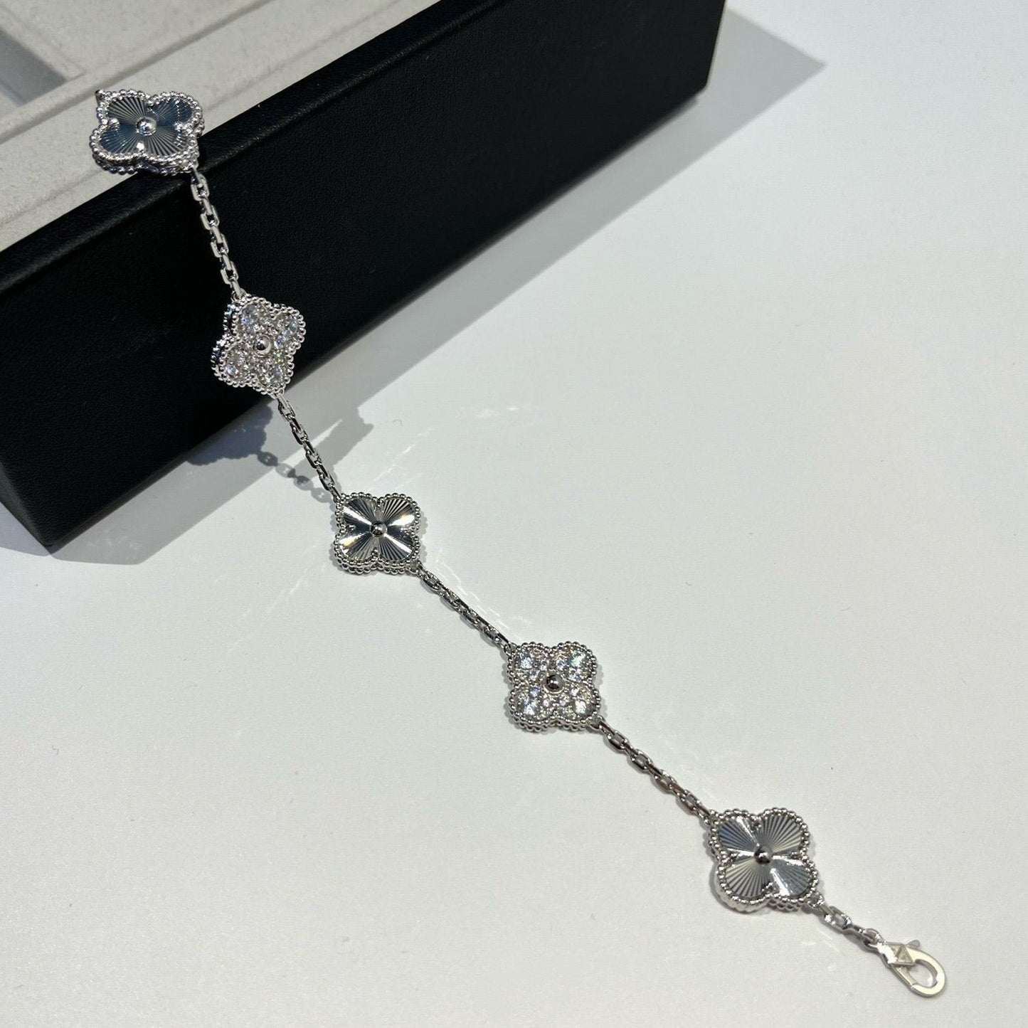 [Lora-Jewelry]CLOVER 5 MOTIF SILVER DIAMOND BRACELET