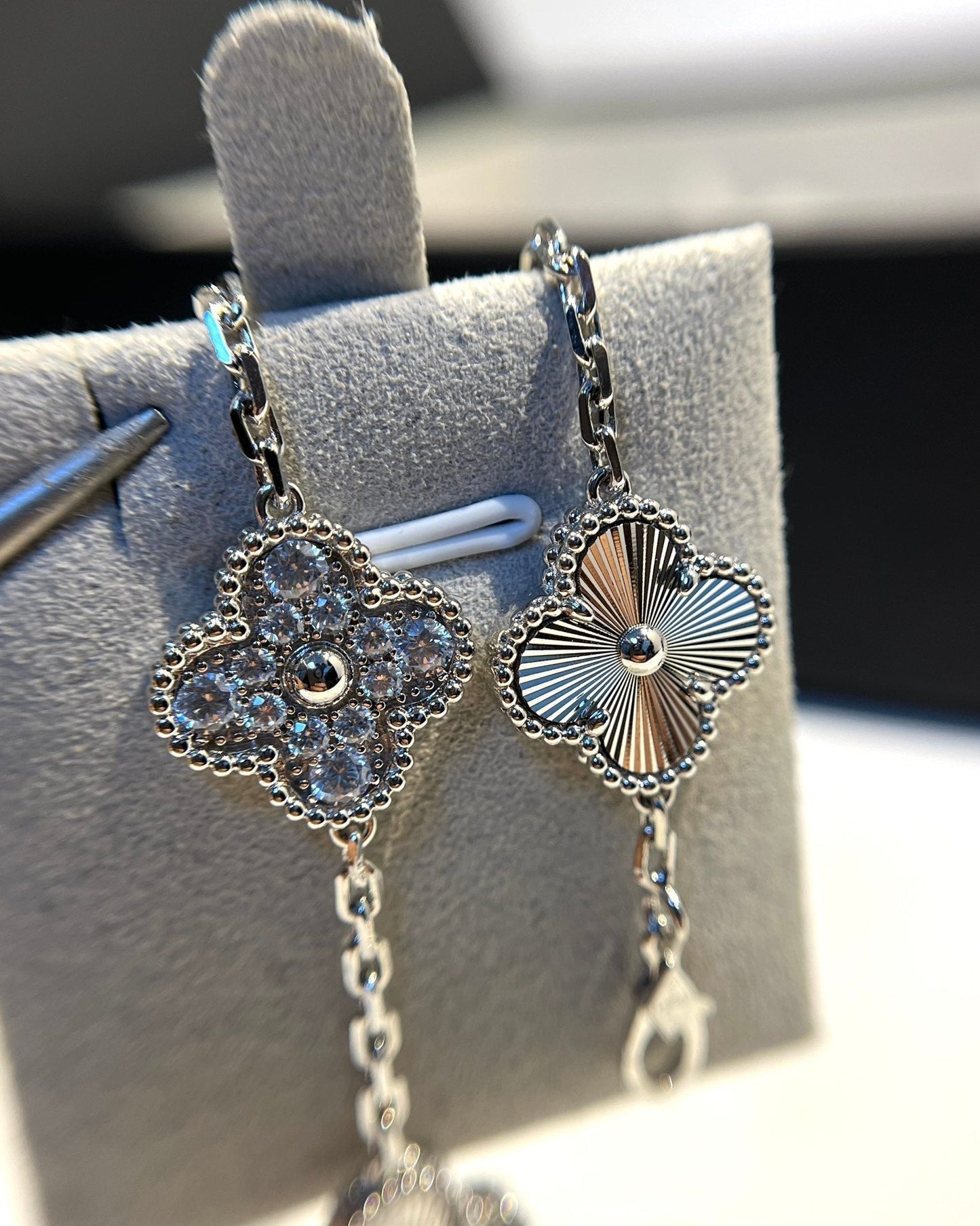 [Lora-Jewelry]CLOVER 5 MOTIF SILVER DIAMOND BRACELET