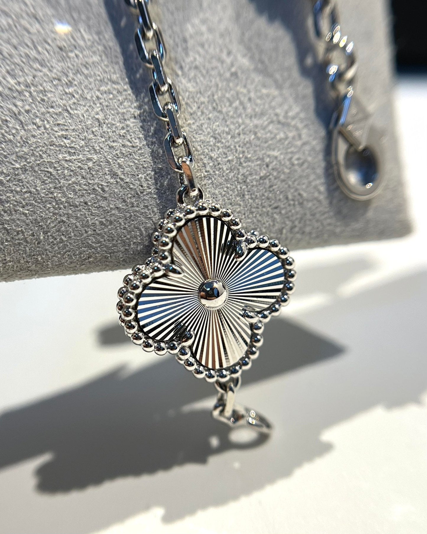 [Lora-Jewelry]CLOVER 5 MOTIF SILVER DIAMOND BRACELET