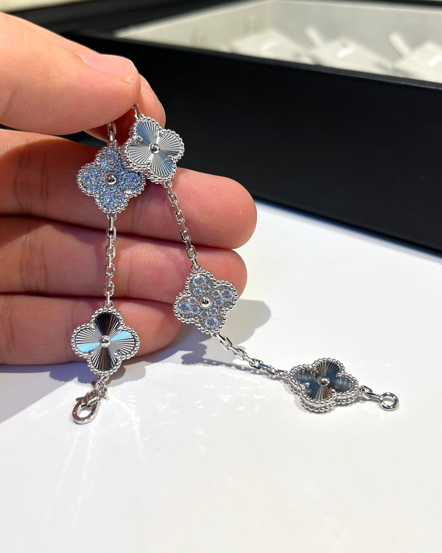 [Lora-Jewelry]CLOVER 5 MOTIF SILVER DIAMOND BRACELET