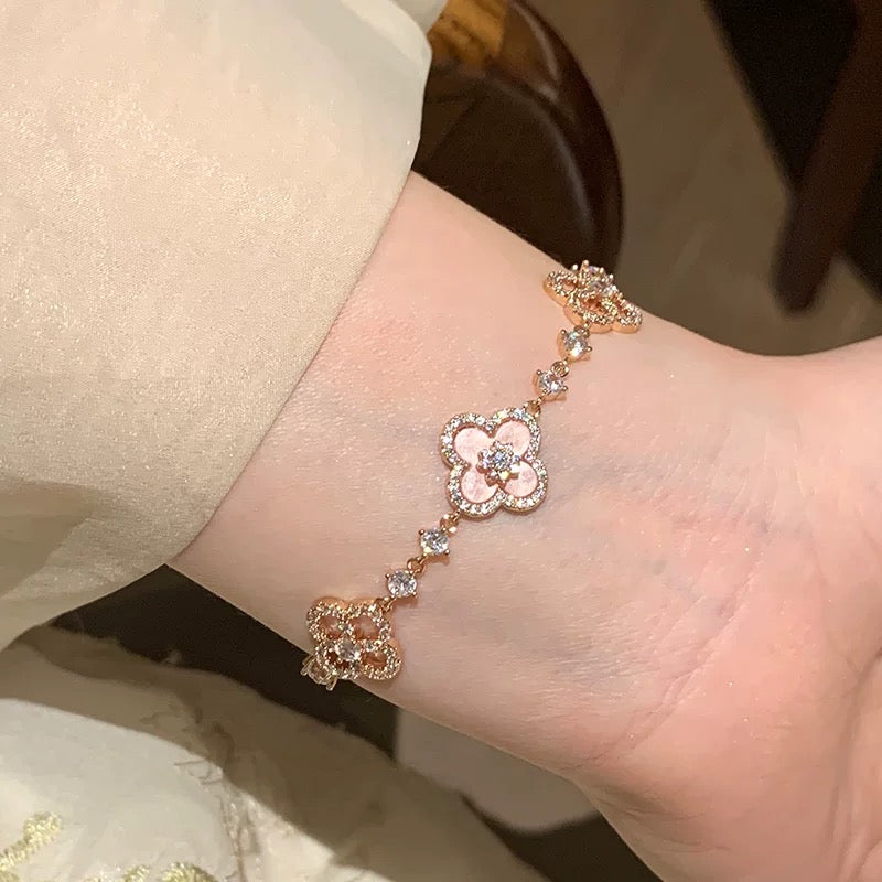 [Lora-Jewelry]BRACELET TRÈFLE 5 MOTIFS ROSE BLEU ROUGE BLANC 