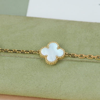 [Lora-Jewelry]BRACELET EN NACRE BLANCHE À 5 MOTIFS TRÈFLE 