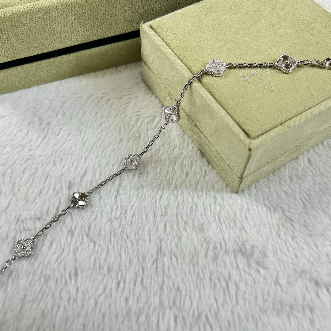 [Lora-Jewelry]CLOVER 6 MOTIF DIAMOND LASER BRACELET