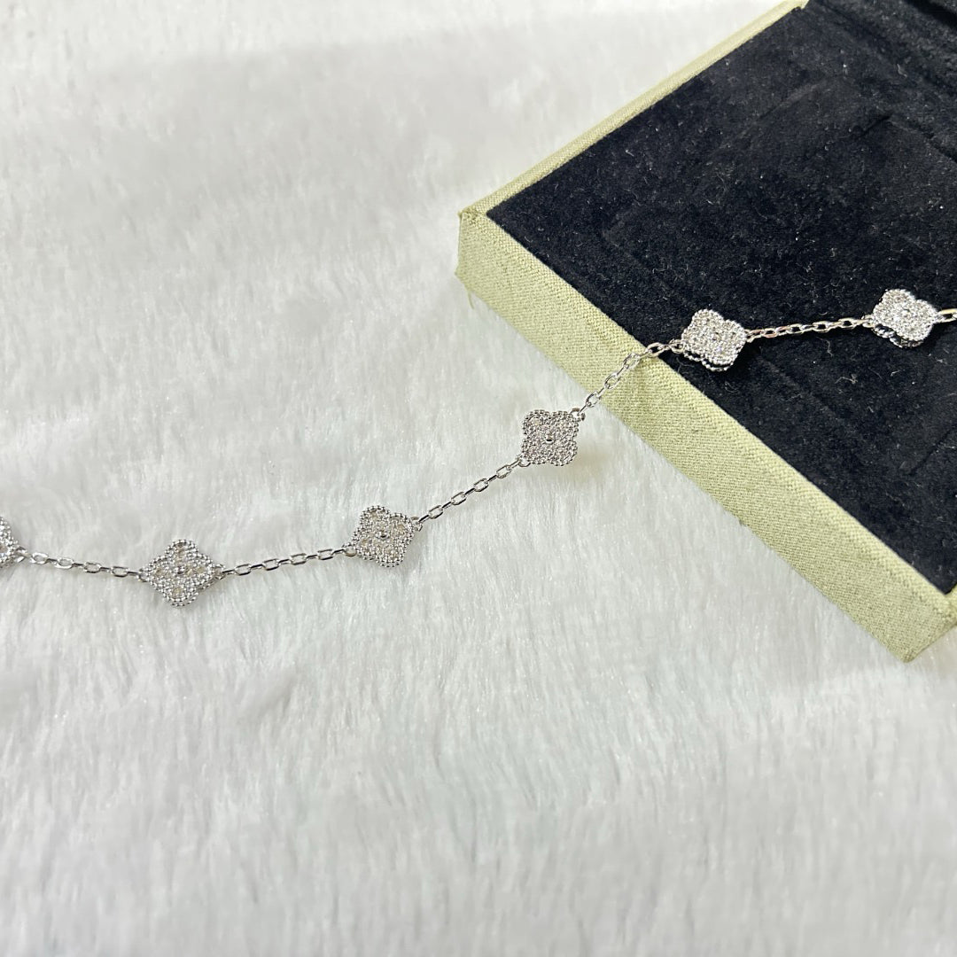 [Lora-Jewelry]CLOVER 6 MOTIF DIAMOND BRACELET