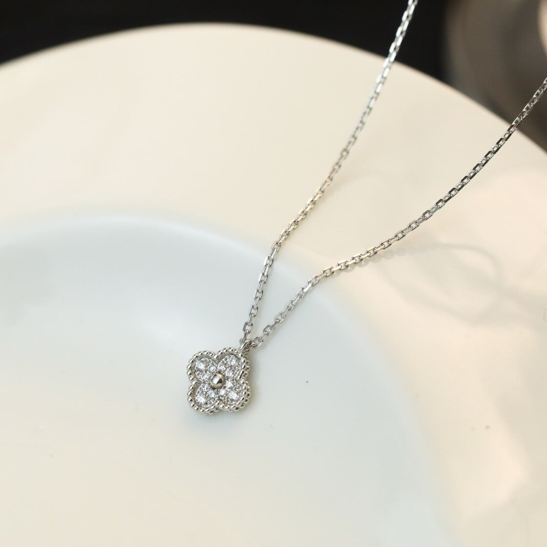 [Lora-Jewelry] COLLIER PENDENTIF MINI CLOVER 9,5 MM EN DIAMANT