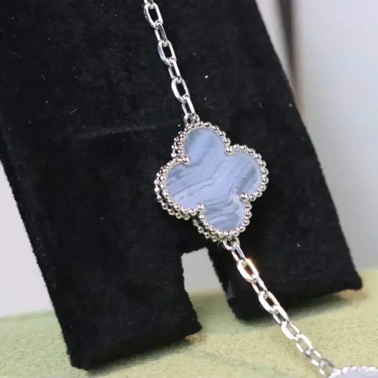 [Lora-Jewelry]CLOVER  5 MOTIF PURPLE CHALCEDONY BRACELET SILVER