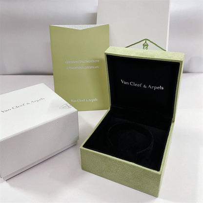 [Lora-Jewelry]VA CLOVER BRACELET NECKLACE RING BOX GIFT BAG