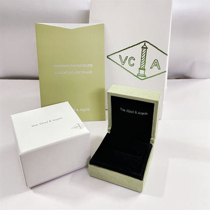 [Lora-Jewelry]VA CLOVER BRACELET NECKLACE RING BOX GIFT BAG