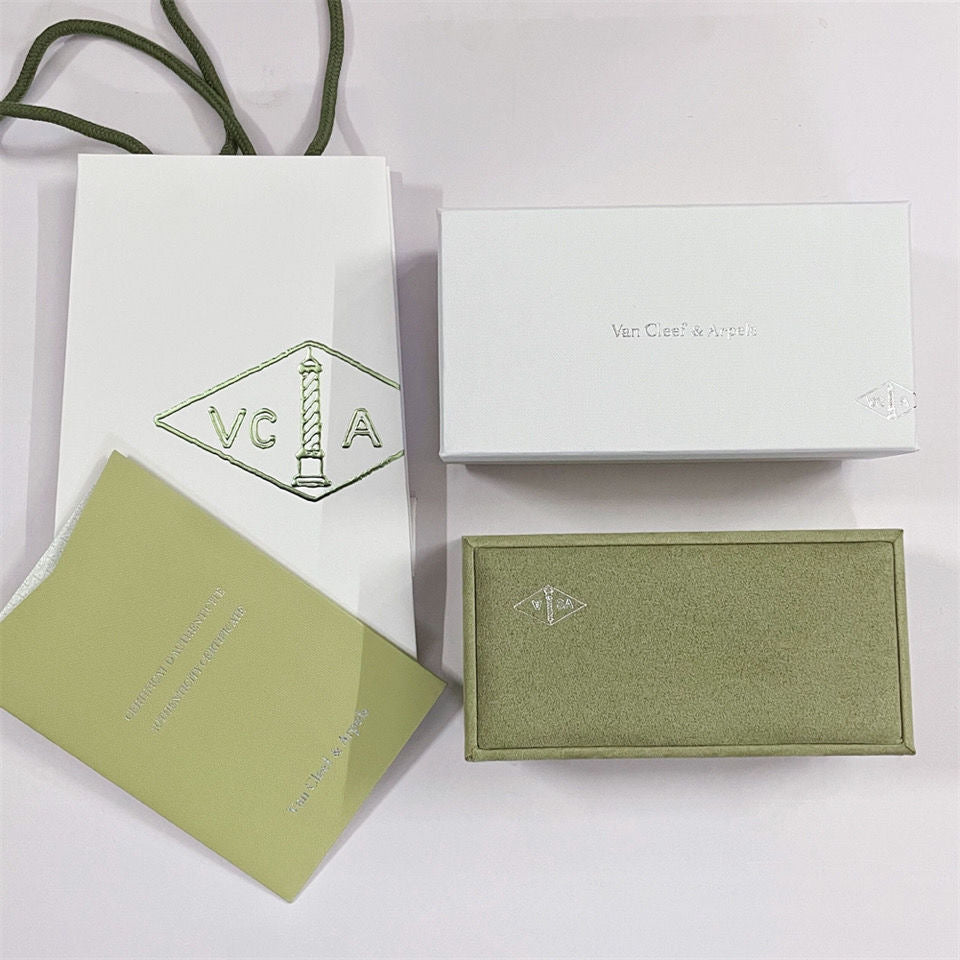 [Lora-Jewelry]VA CLOVER BRACELET NECKLACE RING BOX GIFT BAG