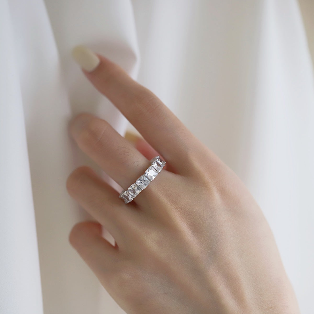 [Lora-Jewelry] Bague tennis élégante taille princesse