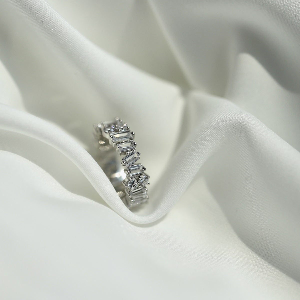 [Lora-Jewelry] Bague tennis délicate à formes multiples