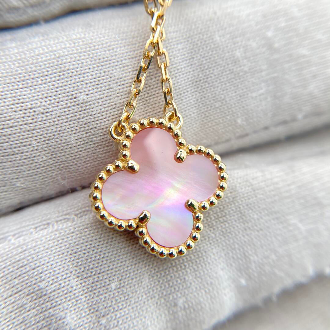 [Lora-Jewelry] COLLIER À FLEUR UNIQUE EN NACRE ROSE 15 MM CLOVER