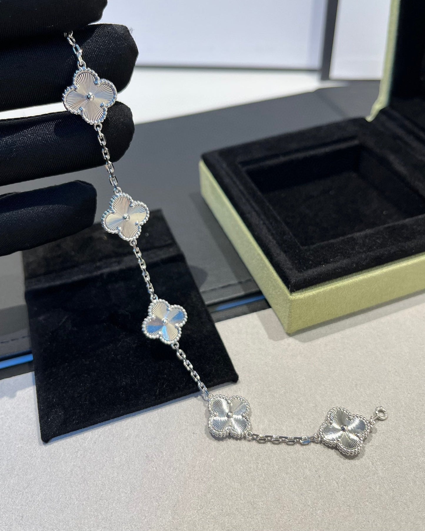 [Lora-Jewelry]CLOVER SILVER 5 MOTIFS BRACELET