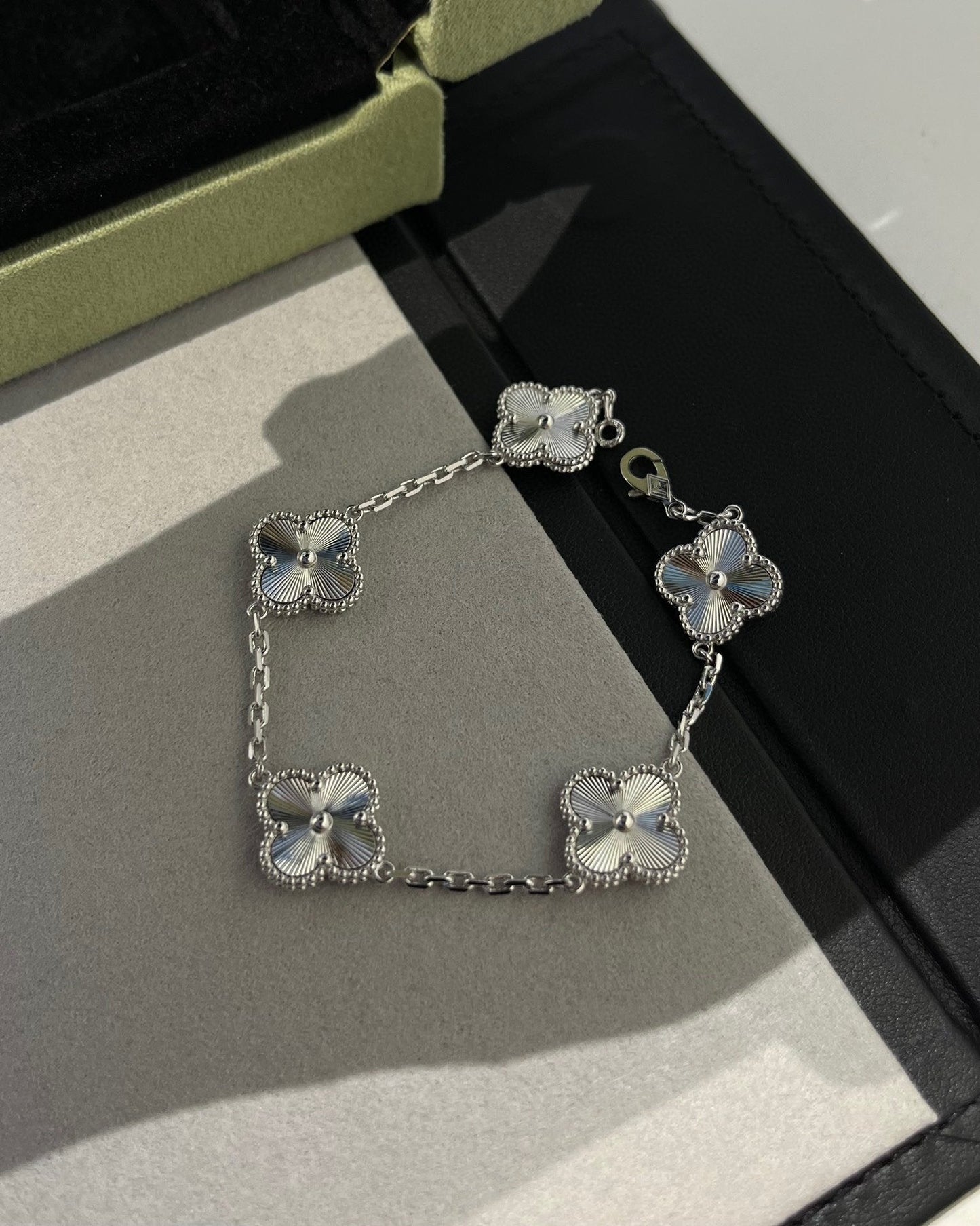 [Lora-Jewelry]CLOVER SILVER 5 MOTIFS BRACELET