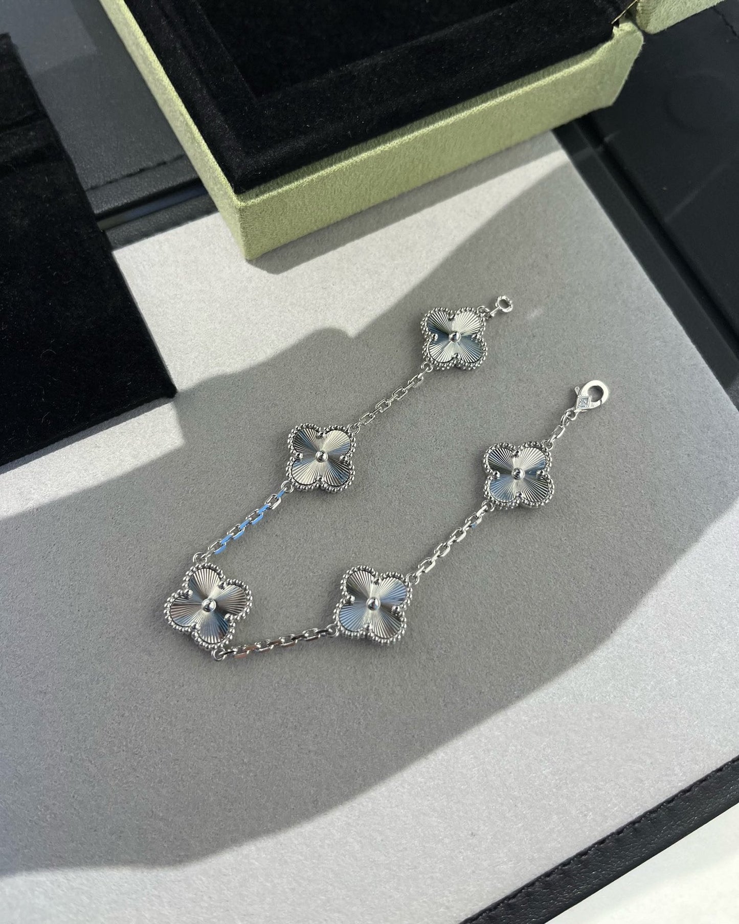 [Lora-Jewelry]CLOVER SILVER 5 MOTIFS BRACELET